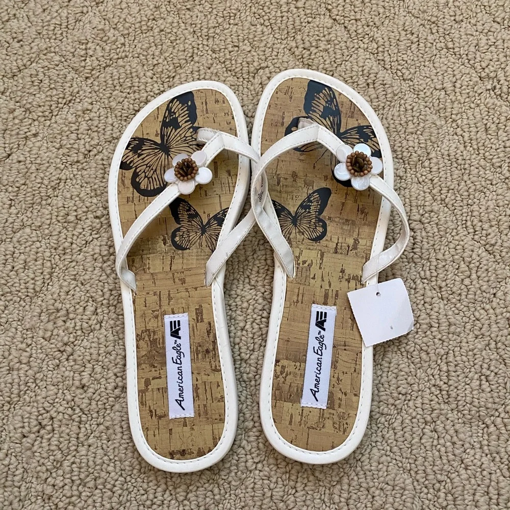 NWT American Eagle white flip flops - Picture 1 of 5